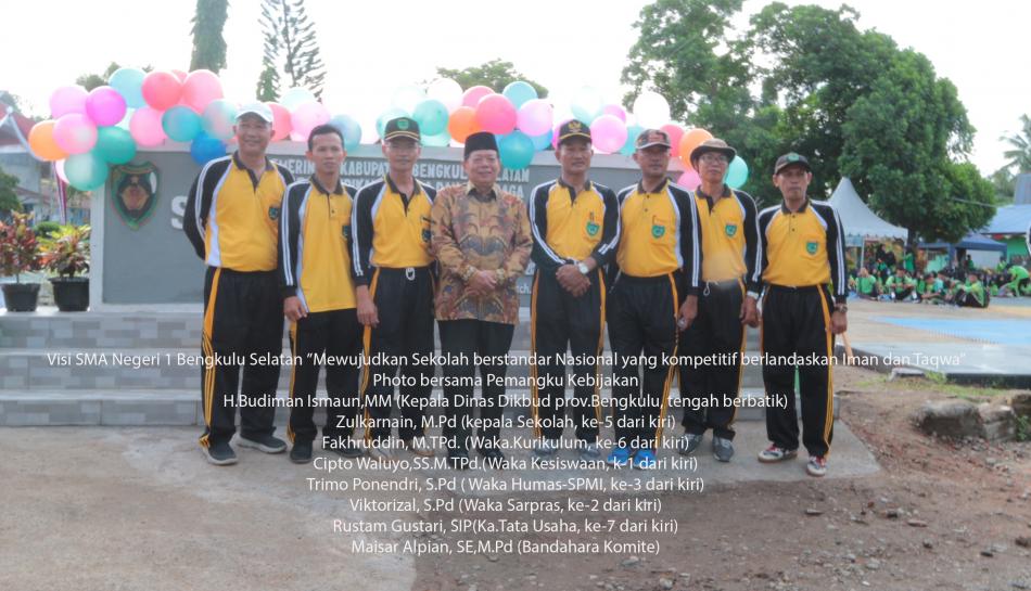 MEWUJUDKAN VISI SEKOLAH